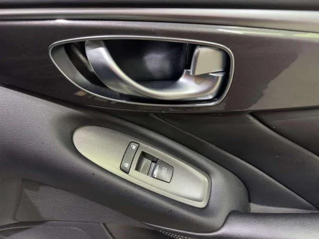 Infiniti Q50 photo 41