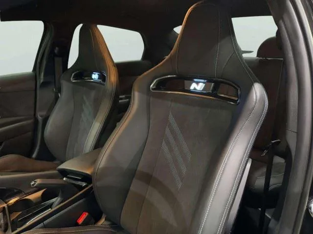 Hyundai Elantra N photo 18