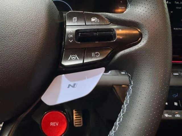 Hyundai Elantra N photo 22