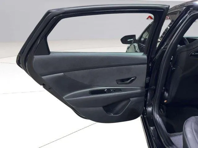 Hyundai Elantra N photo 33