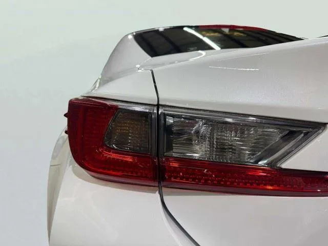 Lexus RC photo 13