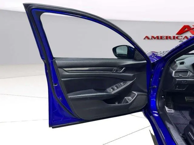 Honda Accord photo 10