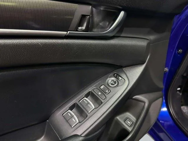 Honda Accord photo 11