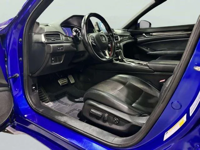 Honda Accord photo 12