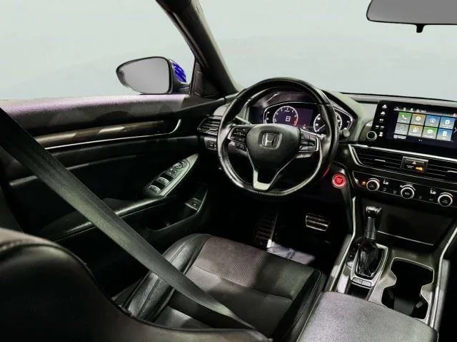 Honda Accord photo 30