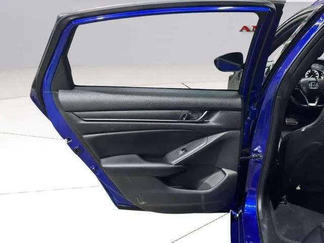 Honda Accord photo 32