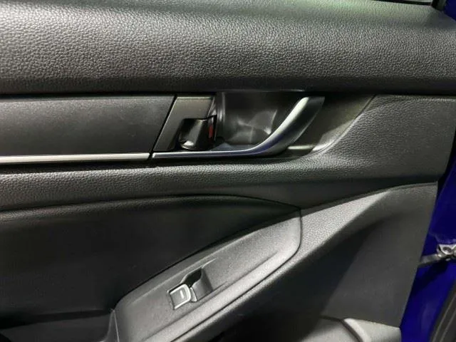 Honda Accord photo 33