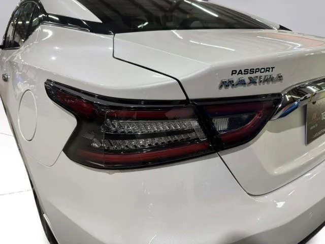 Nissan Maxima photo 11