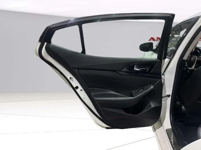 Nissan Maxima photo 26