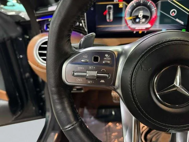 Mercedes-Benz S-Class photo 16