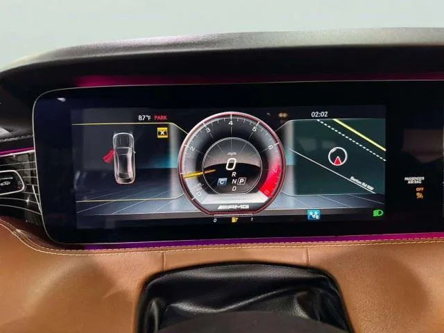 Mercedes-Benz S-Class photo 18