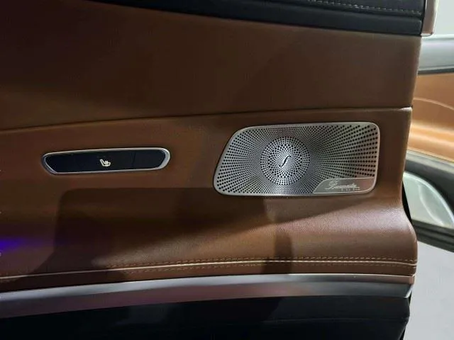 Mercedes-Benz S-Class photo 38