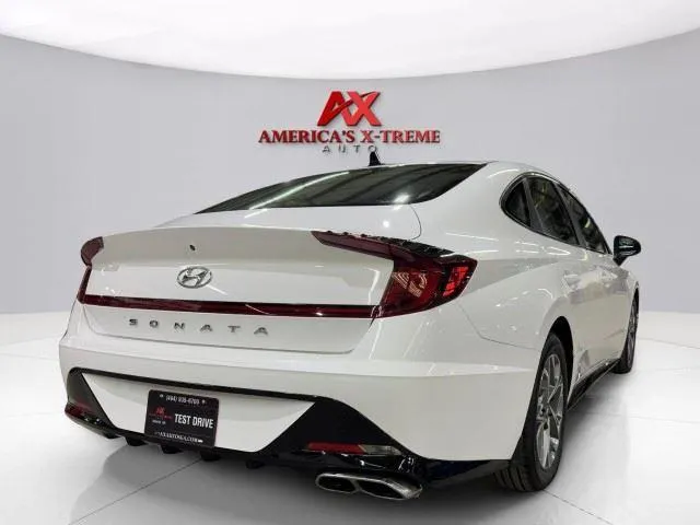 Hyundai Sonata photo 8