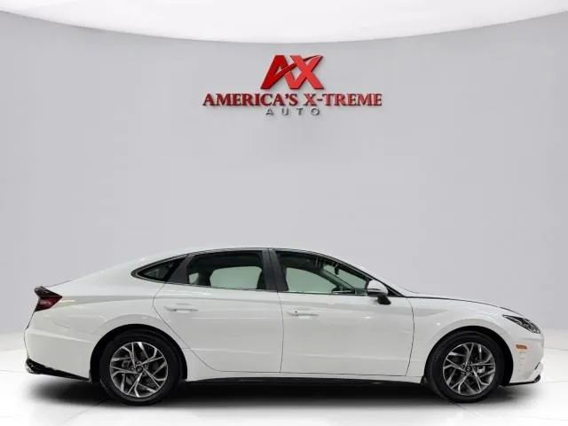 Hyundai Sonata photo 9