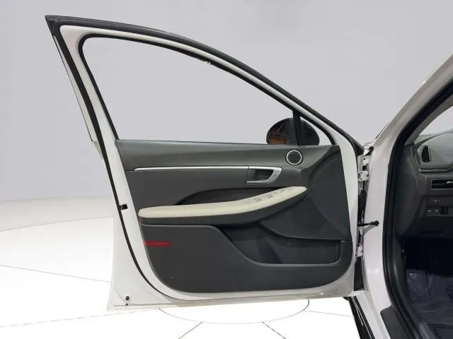 Hyundai Sonata photo 13