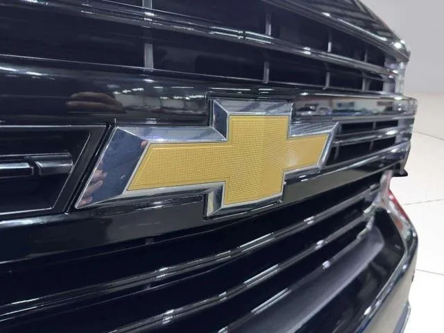 Chevrolet Silverado photo 16