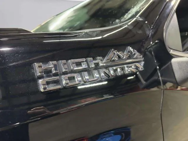 Chevrolet Silverado photo 17