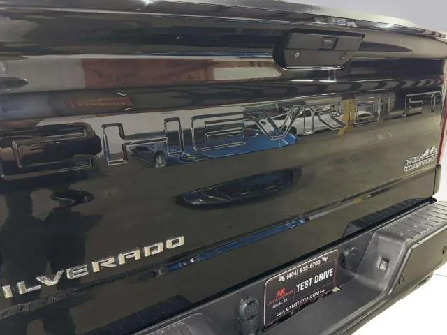 Chevrolet Silverado photo 19