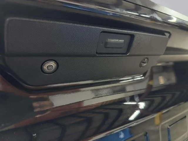 Chevrolet Silverado photo 20