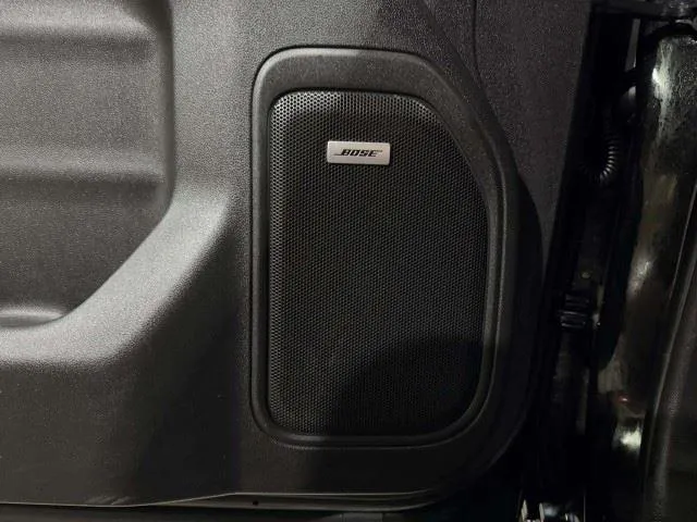 Chevrolet Silverado photo 24