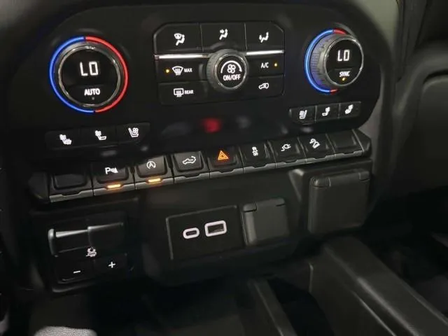 Chevrolet Silverado photo 34