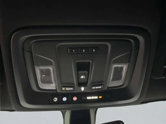 Chevrolet Silverado photo 37