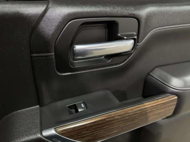 Chevrolet Silverado photo 47