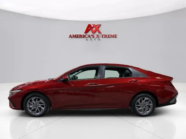 Hyundai Elantra photo 5