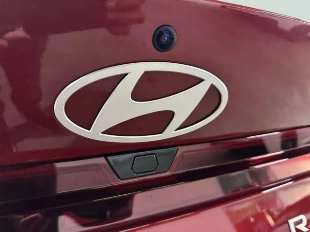 Hyundai Elantra photo 18