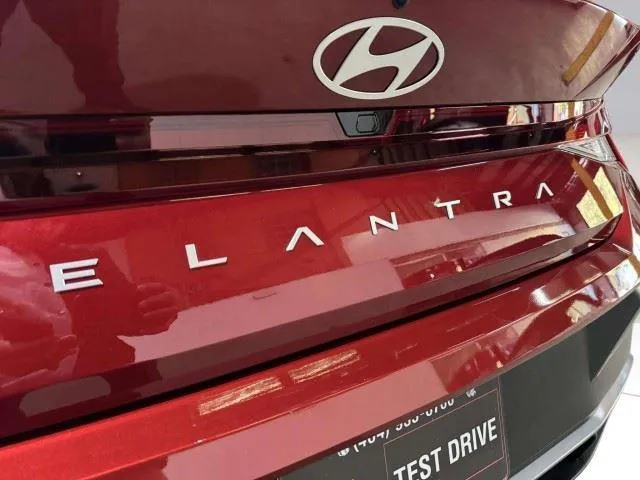 Hyundai Elantra photo 19