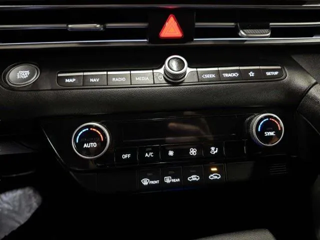 Hyundai Elantra photo 31