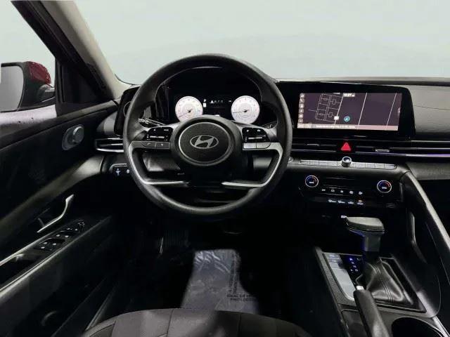 Hyundai Elantra photo 37