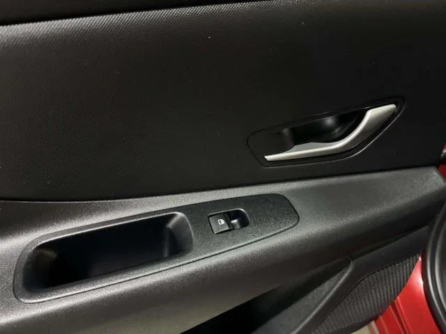 Hyundai Elantra photo 39
