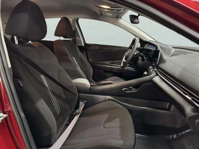 Hyundai Elantra photo 52