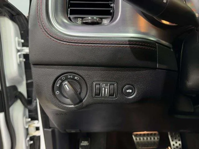 Dodge Charger photo 26