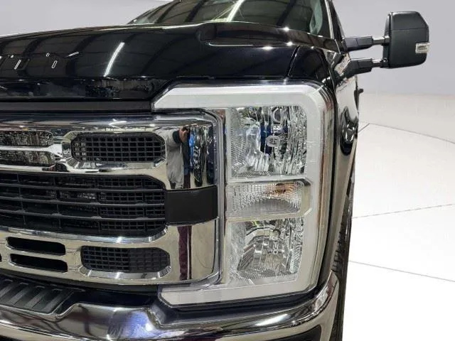 Ford F-250 photo 11