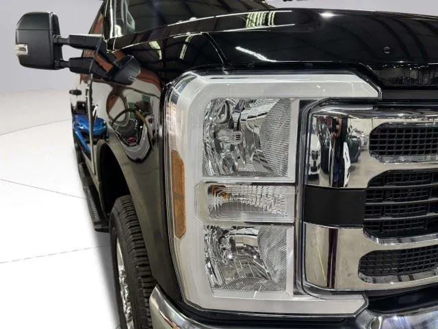 Ford F-250 photo 16