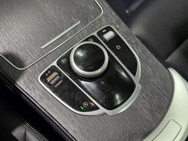 Mercedes-Benz C-Class photo 31