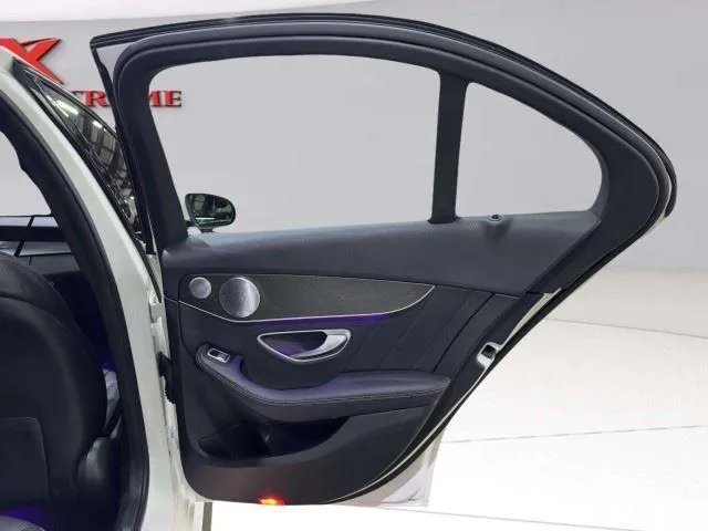 Mercedes-Benz C-Class photo 49