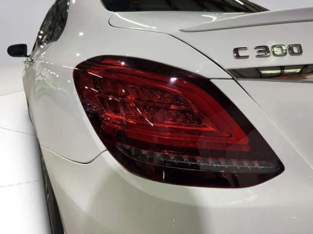Mercedes-Benz C-Class photo 12