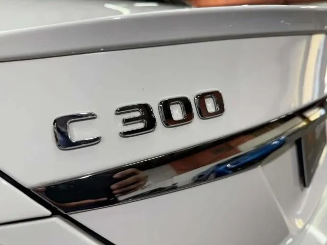 Mercedes-Benz C-Class photo 18