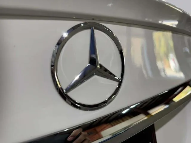 Mercedes-Benz C-Class photo 19