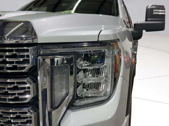 GMC Sierra photo 12