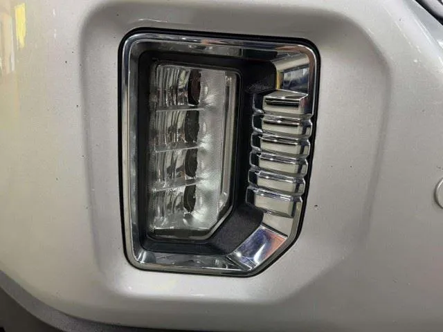 GMC Sierra photo 17