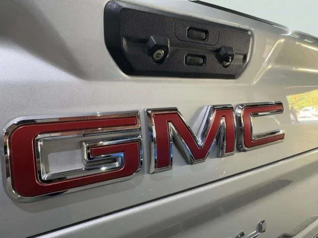 GMC Sierra photo 25