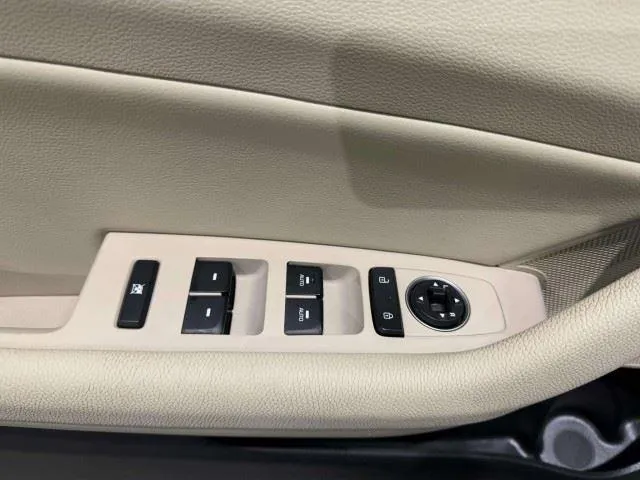 Hyundai Sonata photo 24