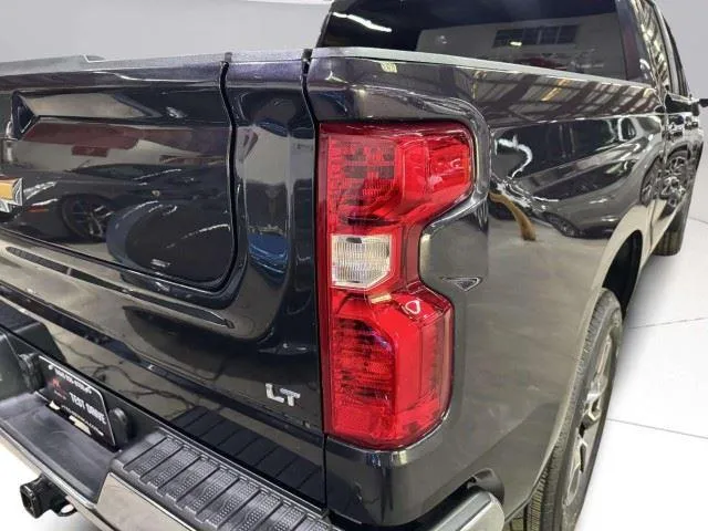 Chevrolet Silverado photo 13