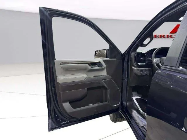 Chevrolet Silverado photo 15