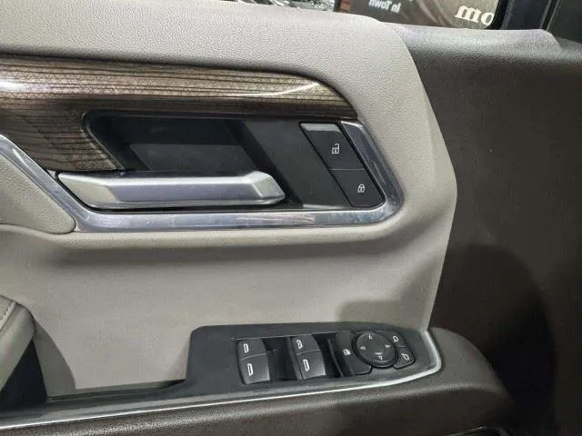 Chevrolet Silverado photo 16