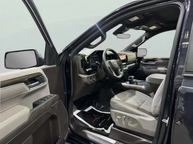 Chevrolet Silverado photo 17